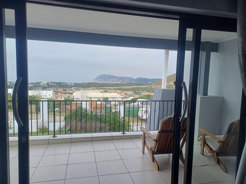 To Let 4 Bedroom Property for Rent in Robberg Ridge Western Cape